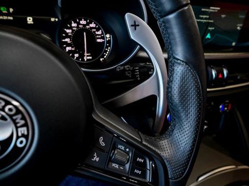 Used 2023 Alfa Romeo Stelvio Veloce image 45