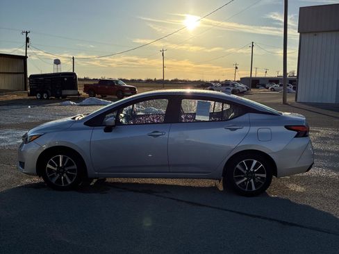 Used 2025 Nissan Versa SV image 7