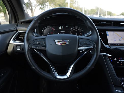 Certified 2025 Cadillac XT6 Premium Luxury image 10