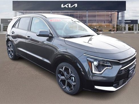 New 2025 Kia Niro EX Touring image 10