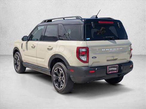 Used 2025 Ford Bronco Sport Outer Banks AWD/4WD image 8