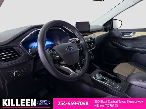 Used 2022 Ford Escape Titanium w/ Titanium Elite Package AWD/4WD image 10
