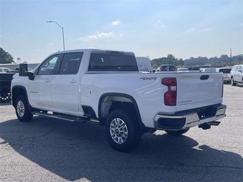 Used 2024 Chevrolet Silverado 2500 LT image 6