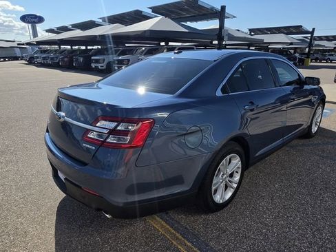 Used 2018 Ford Taurus SE FWD image 7