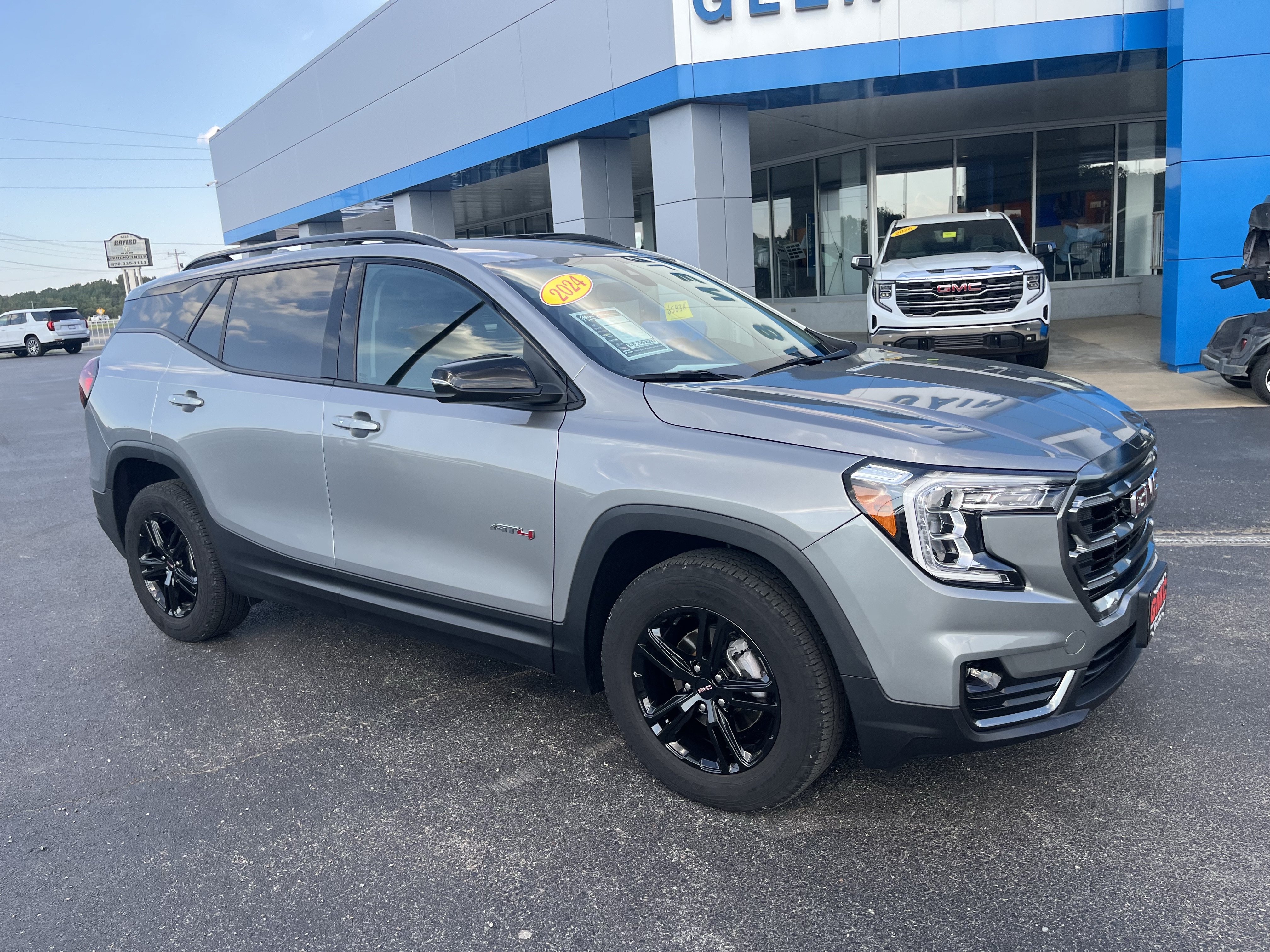Used 2024 GMC Terrain AT4 AWD/4WD image 9