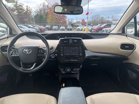 Used 2022 Toyota Prius XLE image 20