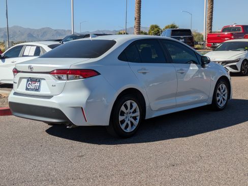 Used 2023 Toyota Corolla LE image 3