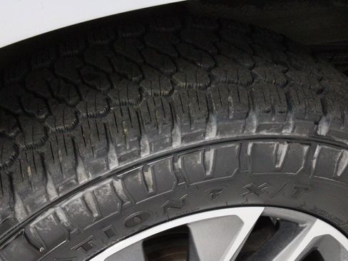 Used 2021 Chevrolet Silverado 1500 LT image 21