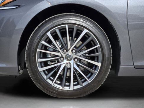 Used 2024 Lexus ES 350 w/ Premium Package FWD image 41