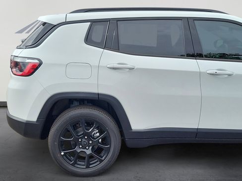 New 2026 Jeep Compass Latitude image 6