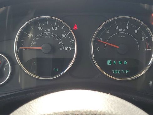 Used 2015 Jeep Wrangler Unlimited Sahara w/ Connectivity Group image 23