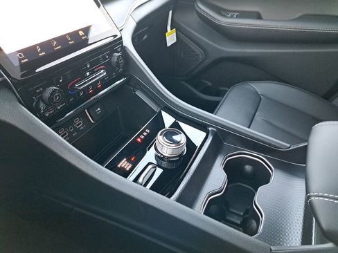 New 2025 Jeep Grand Cherokee Limited image 30