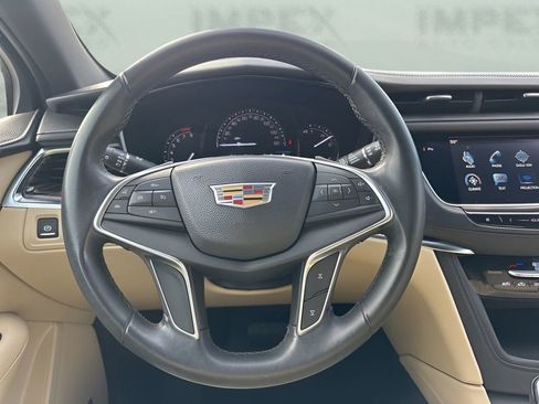 Used 2017 Cadillac XT5 FWD image 13