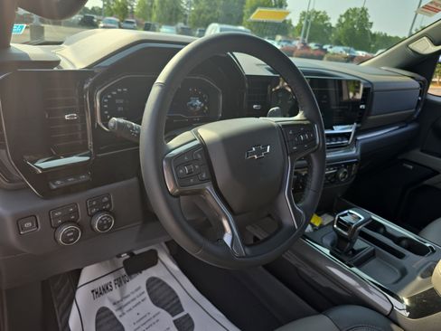 Used 2025 Chevrolet Silverado 1500 ZR2 w/ Technology Package AWD/4WD image 16