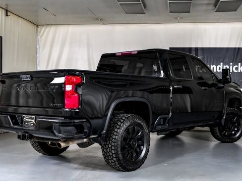 Used 2022 Chevrolet Silverado 2500 Custom w/ Custom Value Package AWD/4WD image 8