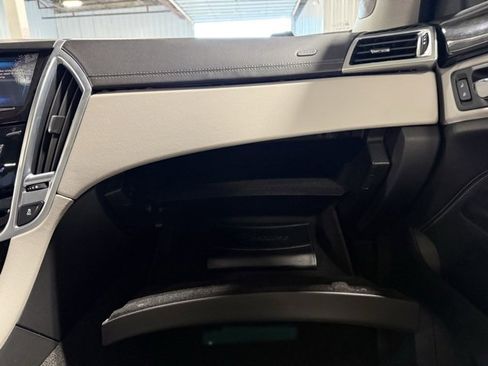 Used 2016 Cadillac SRX Luxury image 22