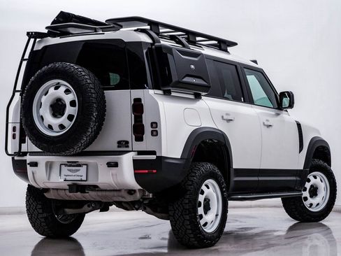 Used 2024 Land Rover Defender 110 S image 12