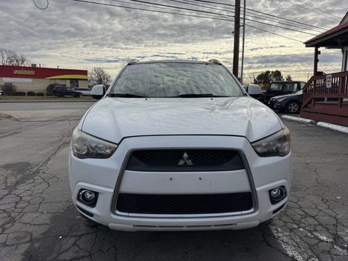 Used 2011 Mitsubishi Outlander Sport SE image 2