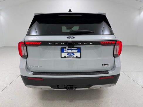 New 2026 Ford Explorer Active w/ Active Comfort Package image 6