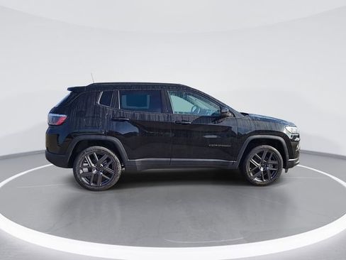 New 2026 Jeep Compass Latitude image 8