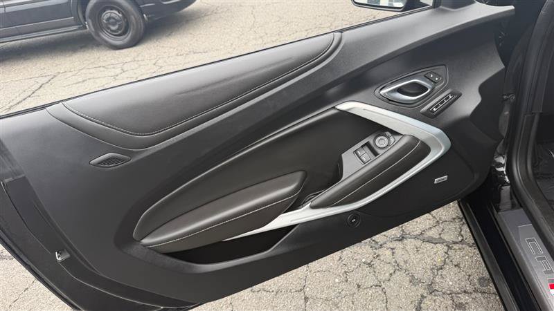 Used 2020 Chevrolet Camaro SS RWD image 17
