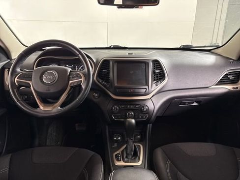 Used 2015 Jeep Cherokee Latitude w/ Comfort/Convenience Group image 14