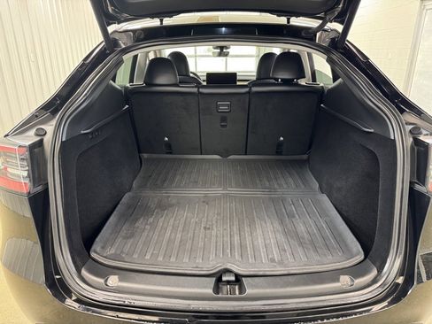 Used 2023 Tesla Model Y Long Range image 25