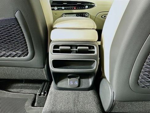 New 2026 Genesis GV70 2.5T Advanced AWD/4WD image 18