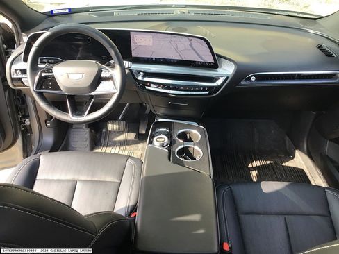 Used 2024 Cadillac Lyriq Luxury w/ LPO, Floor Liner Package image 10