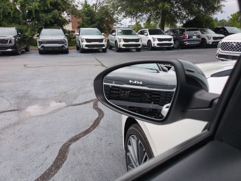 Used 2023 Kia Forte GT w/ GT2 Package FWD image 11