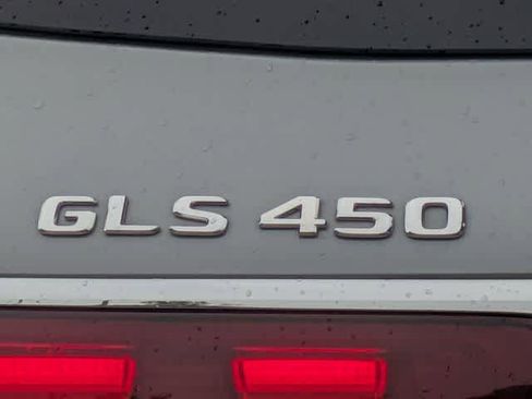 Used 2024 Mercedes-Benz GLS 450 4MATIC image 12
