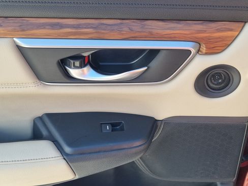 Used 2019 Honda CR-V Touring image 16