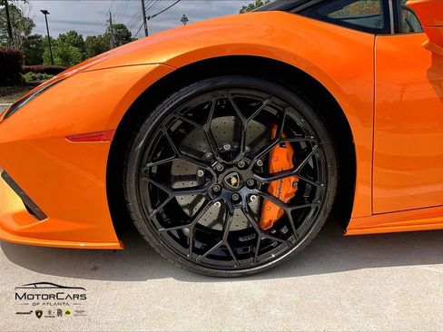 Used 2023 Lamborghini Huracan EVO RWD image 10