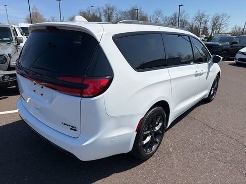 Certified 2021 Chrysler Pacifica Limited w/ Premium & Safety Sphere Group AWD/4WD image 3