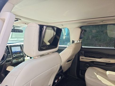Used 2021 Ford Expedition Max Platinum RWD image 11
