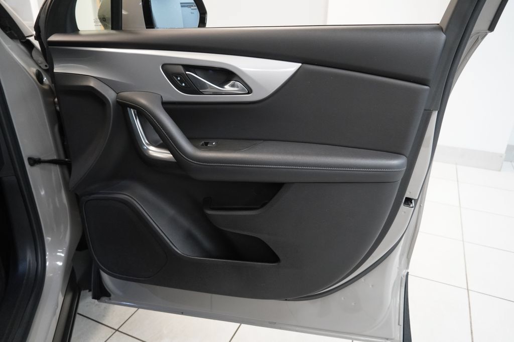 Used 2021 Chevrolet Blazer LT FWD image 33