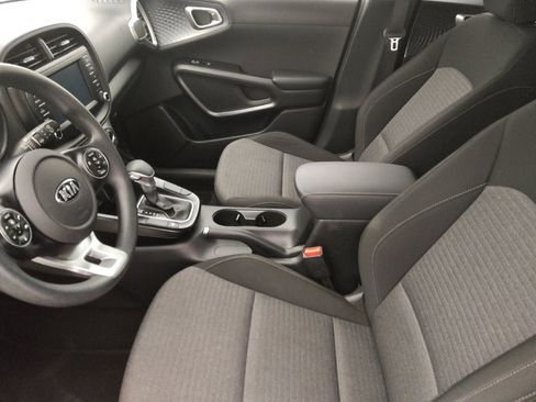 Used 2020 Kia Soul S image 17