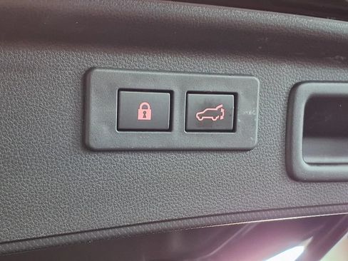 Used 2024 Subaru Forester Premium AWD/4WD image 7