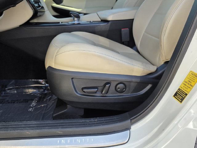 Used 2020 INFINITI QX50 Luxe w/ Navigation Package FWD image 16