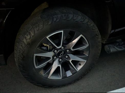 Used 2021 Chevrolet Tahoe Z71 w/ Z71 Signature Package image 7