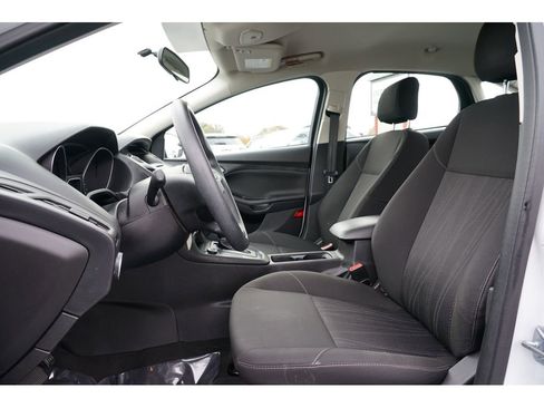 Used 2017 Ford Focus SE image 12
