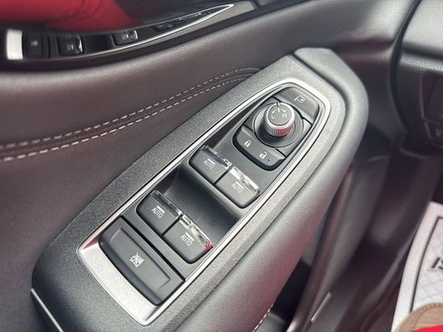 Used 2025 Subaru Outback Touring image 11