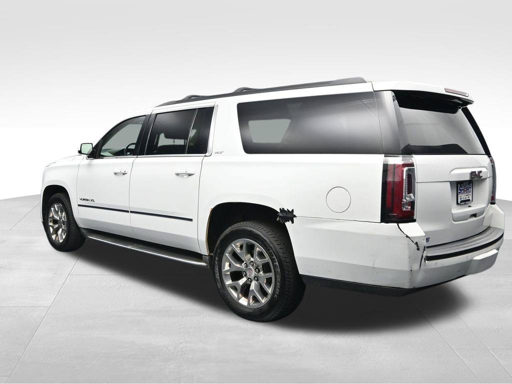 Used 2016 GMC Yukon XL SLT w/ Open Road Package AWD/4WD image 3