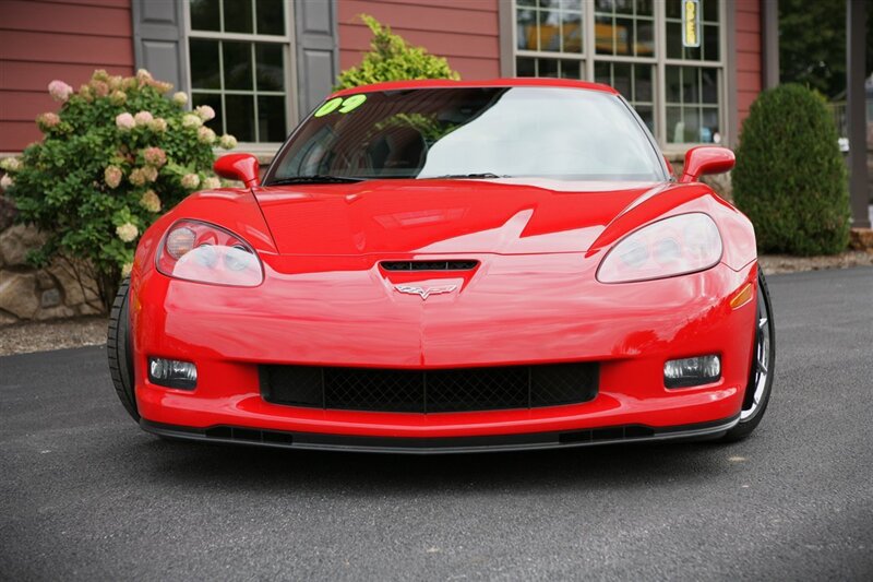 Used 2009 Chevrolet Corvette Z06 w/ Preferred Equipment Group RWD image 2