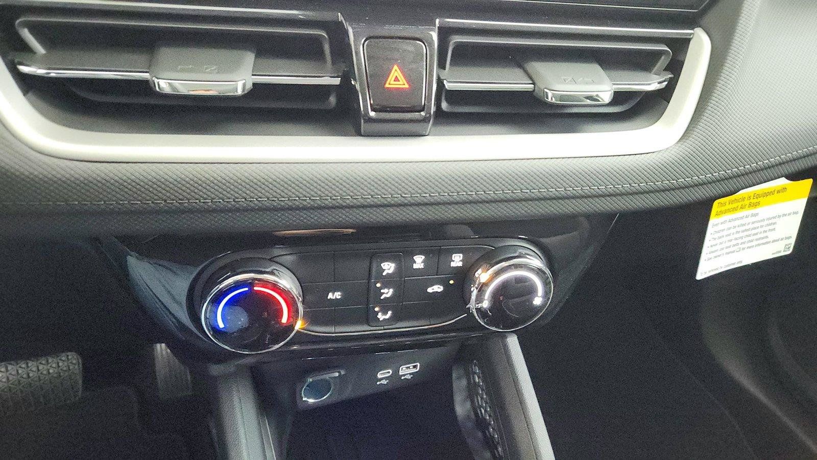 Used 2025 Chevrolet TrailBlazer LT FWD image 35