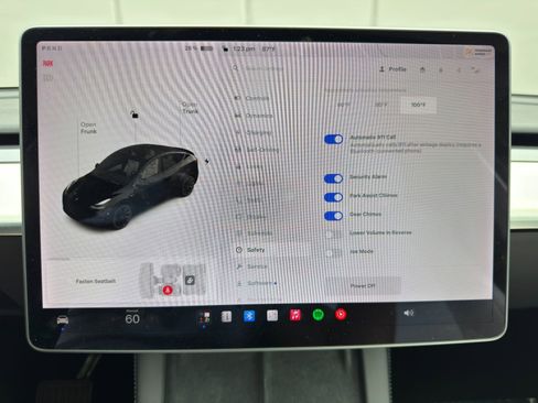 Used 2021 Tesla Model Y Long Range AWD/4WD image 30