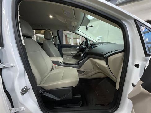 Used 2017 Ford C-MAX Energi SE w/ Equipment Group 401A image 25