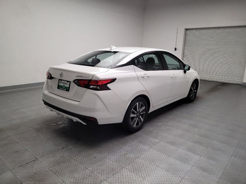 Used 2021 Nissan Versa SV FWD image 9