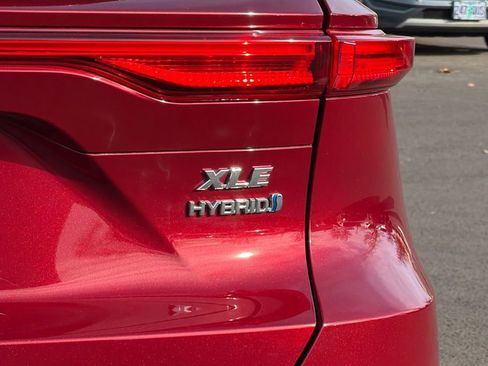 Used 2021 Toyota Venza XLE w/ Carpet Mat Package (TMS) image 23