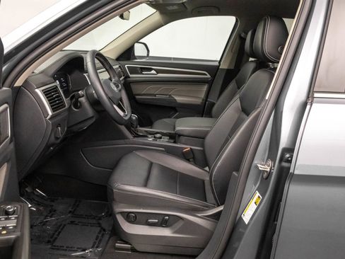 Used 2023 Volkswagen Atlas SE AWD/4WD image 5